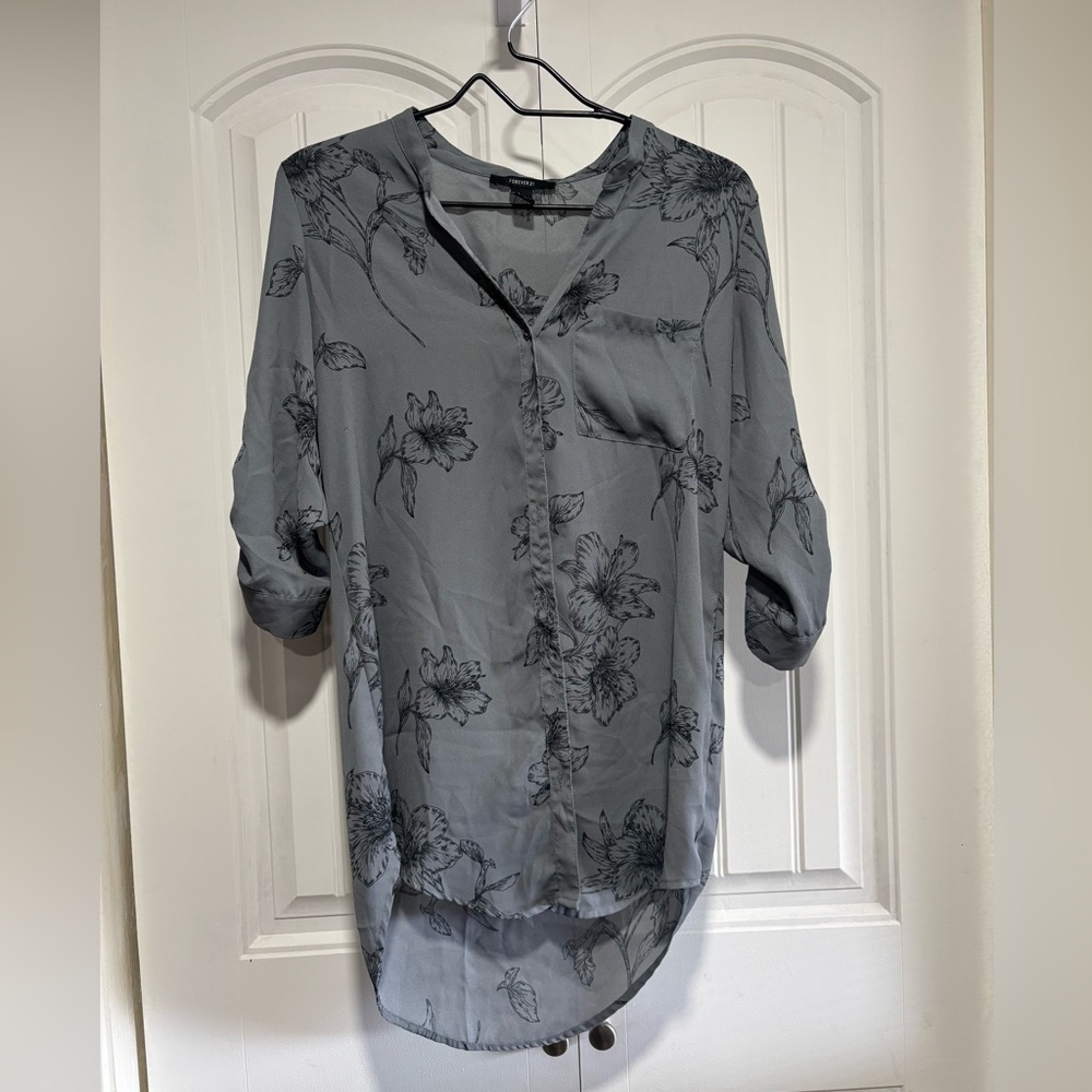 Forever 21 Tunic/ legging length Blouse with black Floral print, Size S